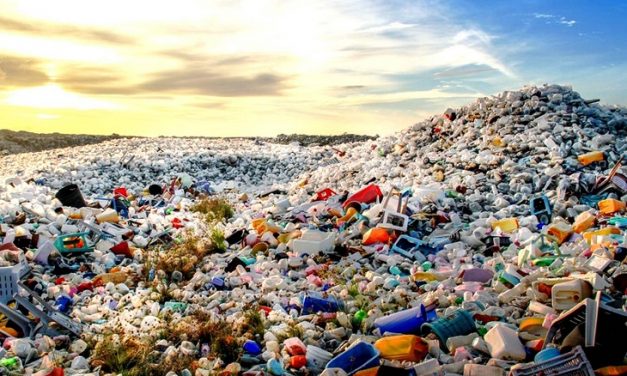 Más de cien signatarios se comprometen a usar en 2025 diez millones de toneladas de plástico reciclado